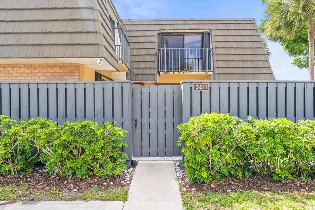 Residence photo 2