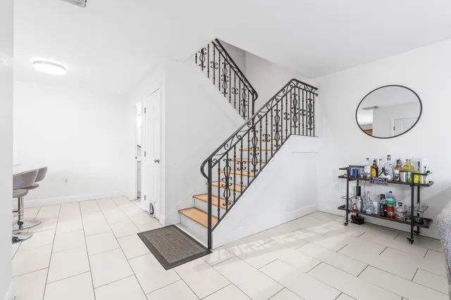 Residence photo 5