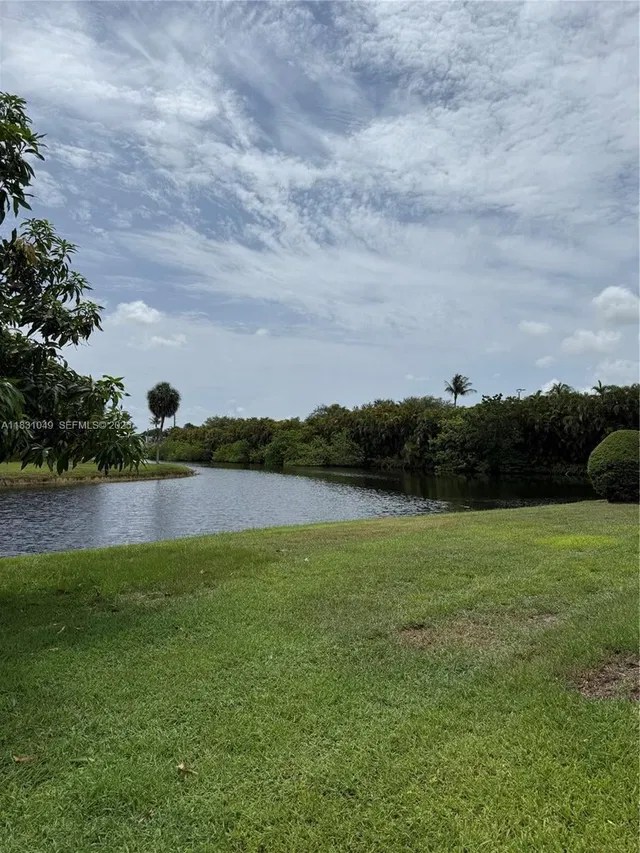 Residence photo 12