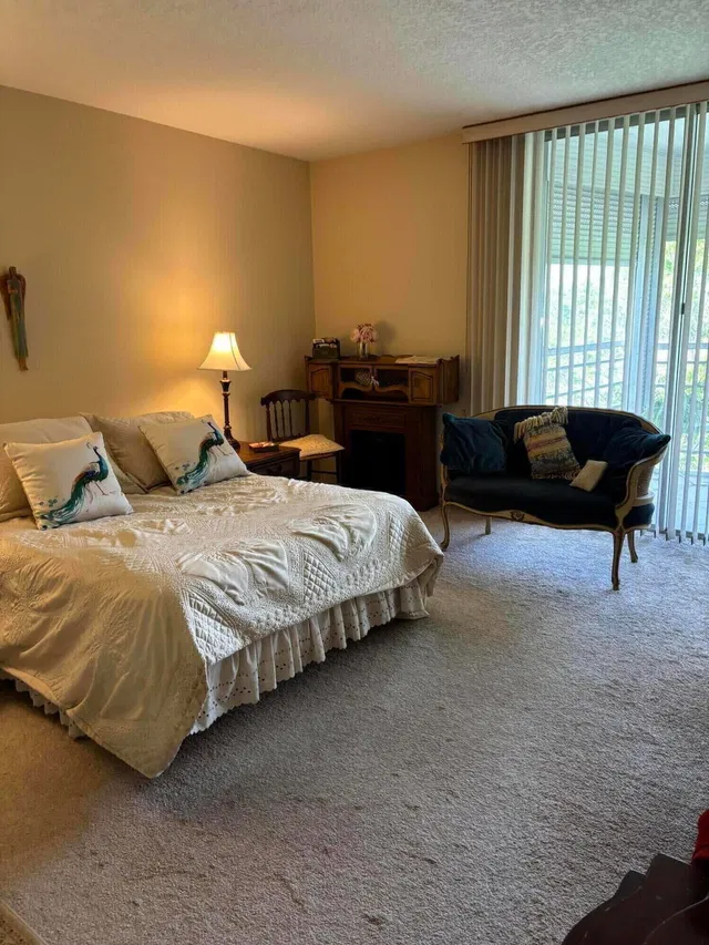 Unit 501 photo 8