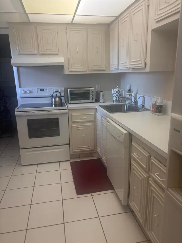 Unit 501 photo 9