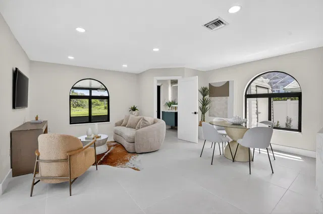 Residence photo 18