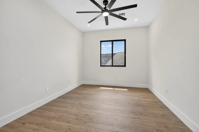 Residence photo 38