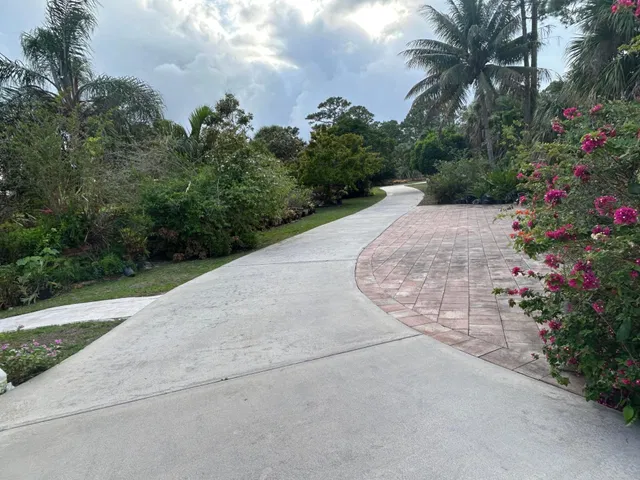 Residence photo 2