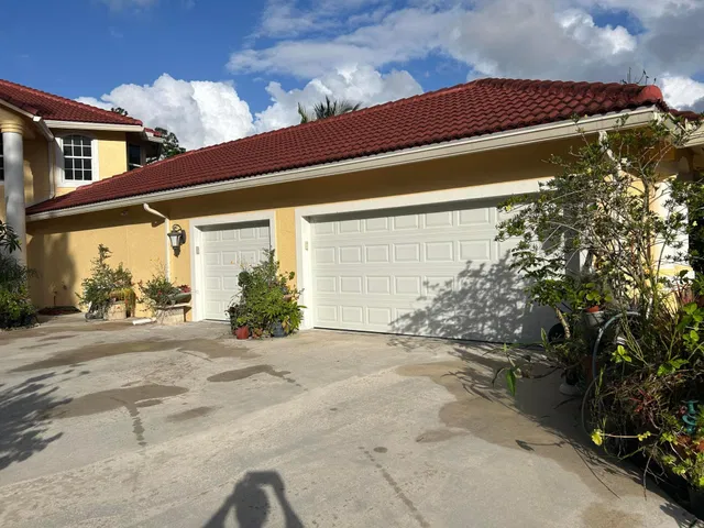 Residence photo 5