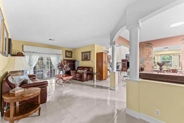 Residence photo 9