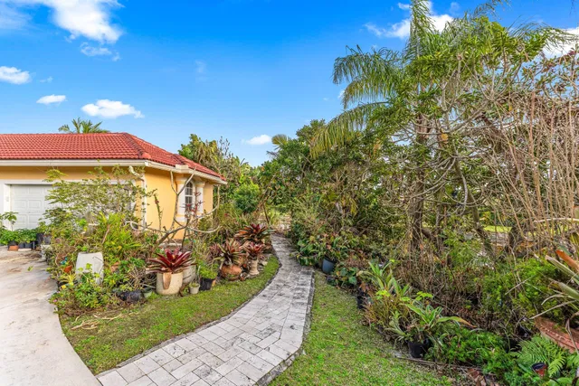 Residence photo 12