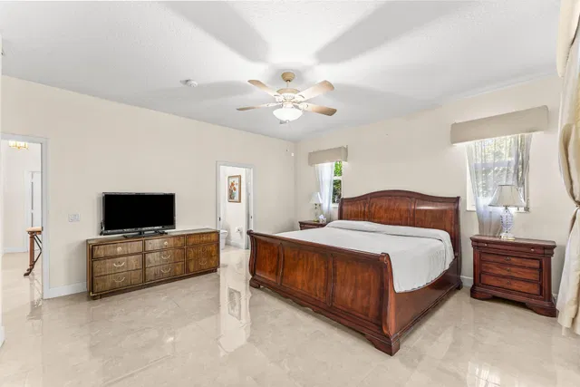 Residence photo 30