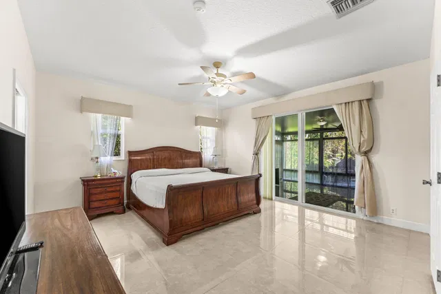 Residence photo 31