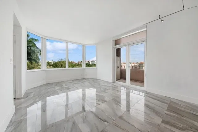 300 SE Fifth Boca Unit 5180 photo 26