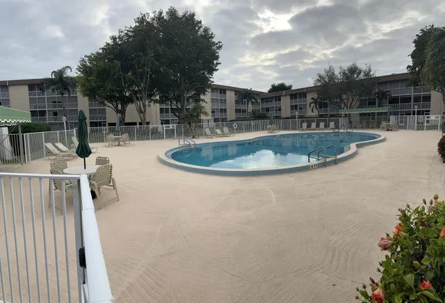  Unit 302 photo 21