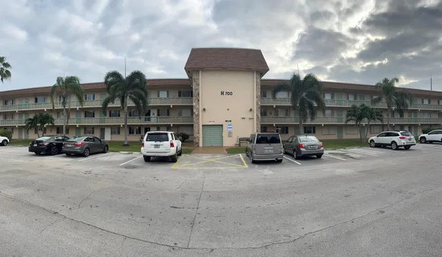  Unit 302 photo 23