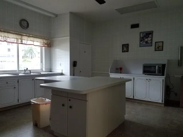  Unit 302 photo 31