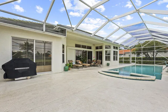 Monarch Country Club Residence photo 24