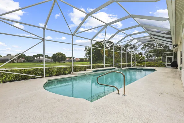 Monarch Country Club Residence photo 26