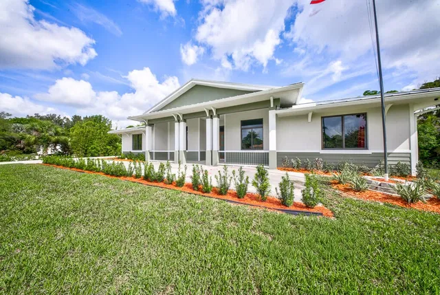 Residence photo 3