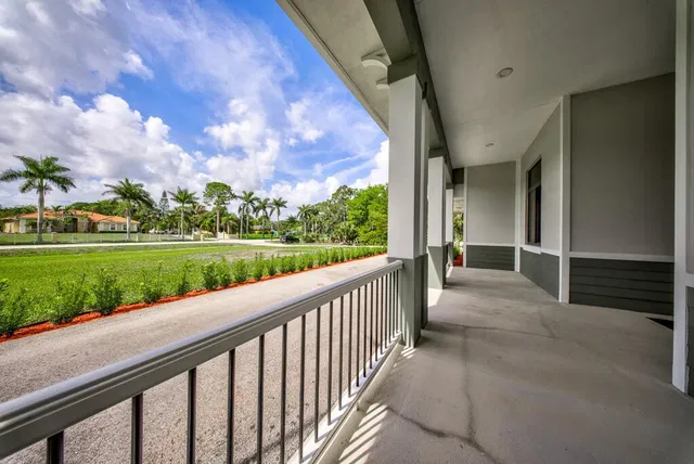 Residence photo 9