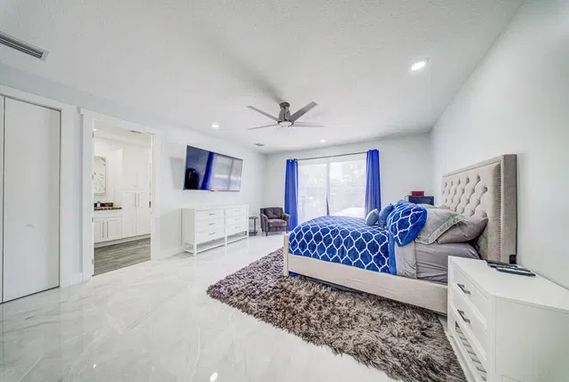 Residence photo 24