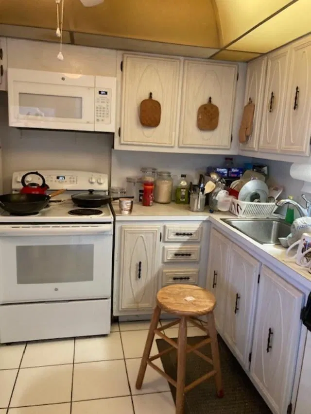 Unit 2140 photo 3