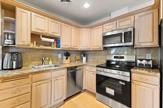  Unit 233 photo 11