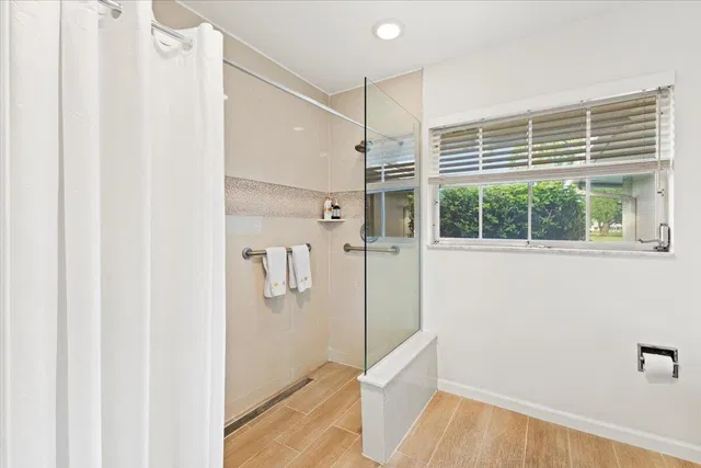  Unit 233 photo 16