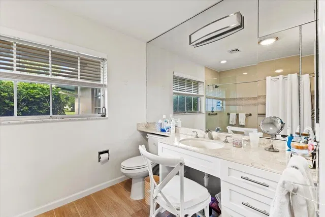  Unit 233 photo 17