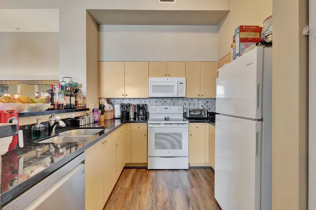 The Montecito Unit Lp06 photo 8