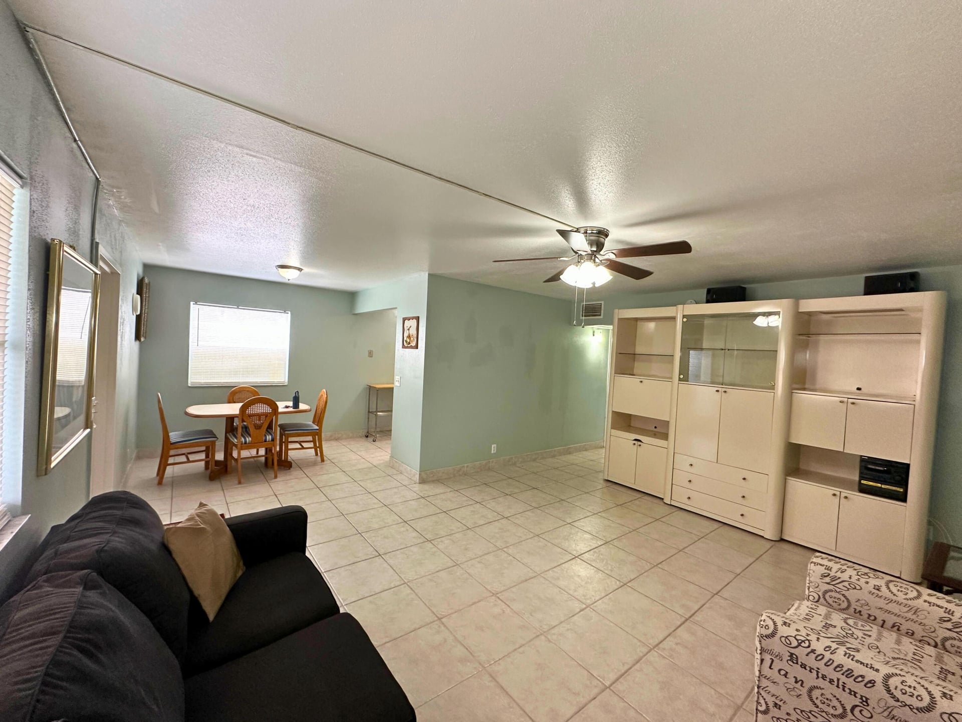 Unit 337 photo 6