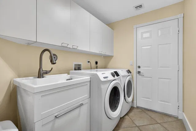 Residence photo 18