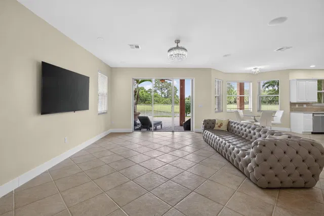 Residence photo 20