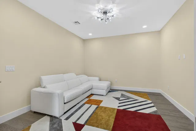 Residence photo 24