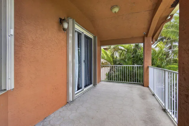 Residence photo 51