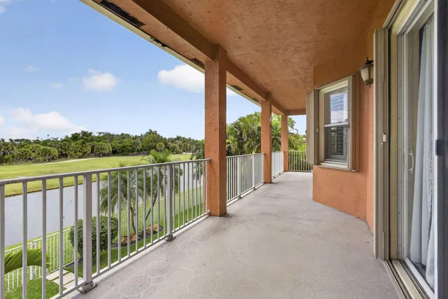 Residence photo 52