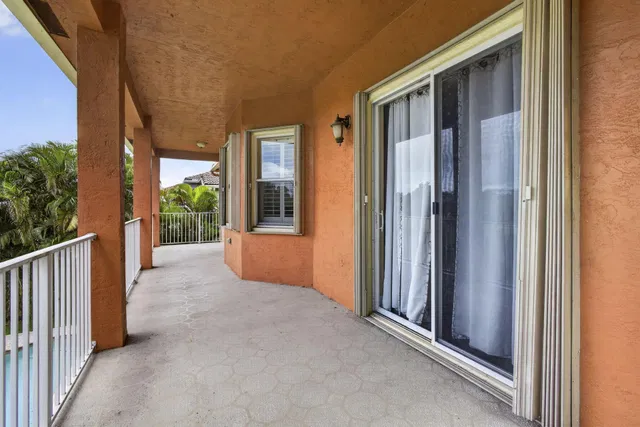 Residence photo 54