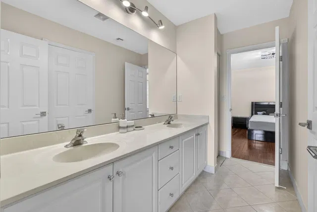 Residence photo 57