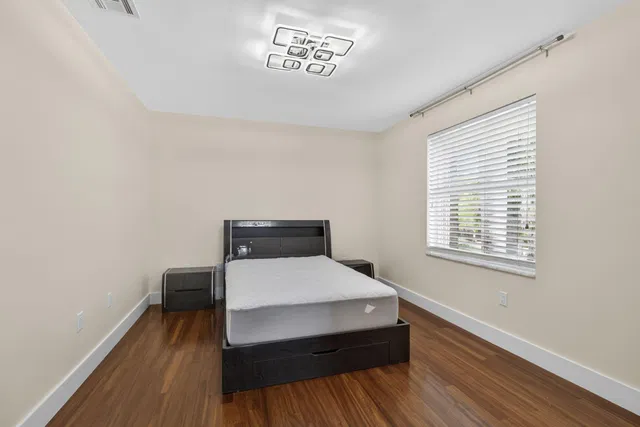 Residence photo 60