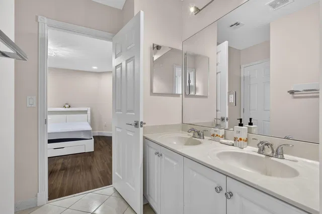 Residence photo 67