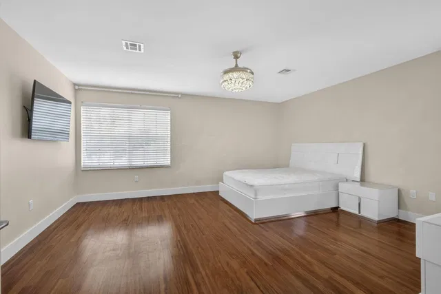 Residence photo 68