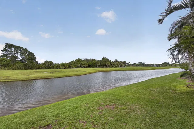 Residence photo 82