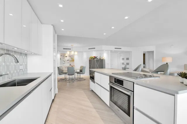 550 S Ocean Boca Unit 1004 photo 7