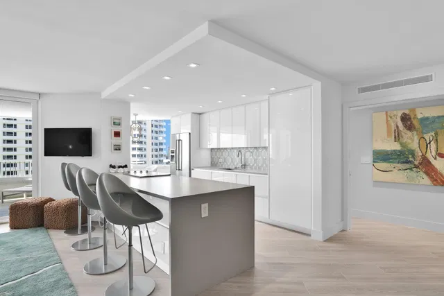 550 S Ocean Boca Unit 1004 photo 8