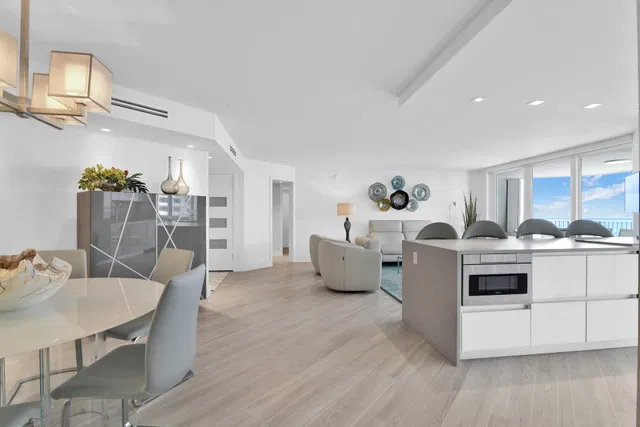 550 S Ocean Boca Unit 1004 photo 10