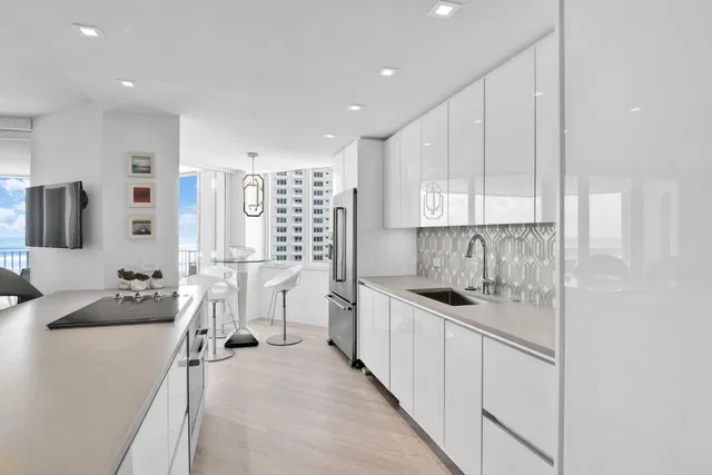 550 S Ocean Boca Unit 1004 photo 13