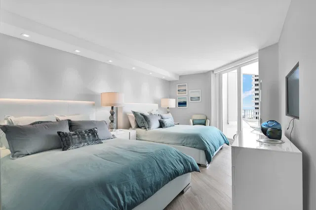 550 S Ocean Boca Unit 1004 photo 24