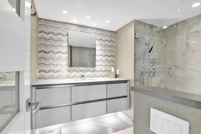 550 S Ocean Boca Unit 1004 photo 26