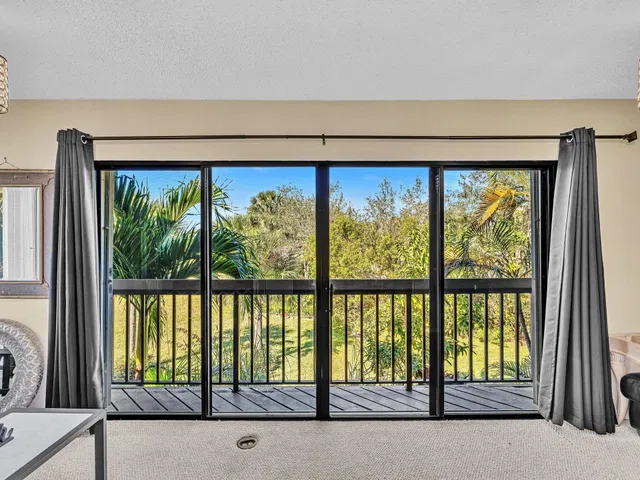 PGA National Palm Beach Gardens Unit 202 photo 8