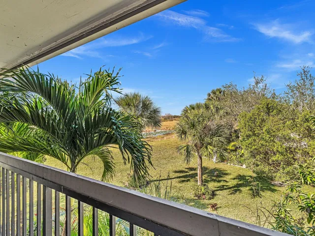 PGA National Palm Beach Gardens Unit 202 photo 18