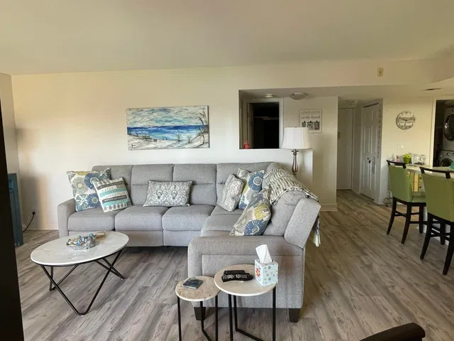 Unit 3203 photo 7