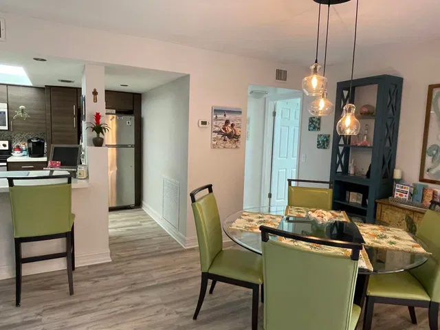 Unit 3203 photo 9