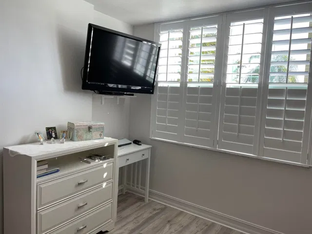 Unit 3203 photo 10